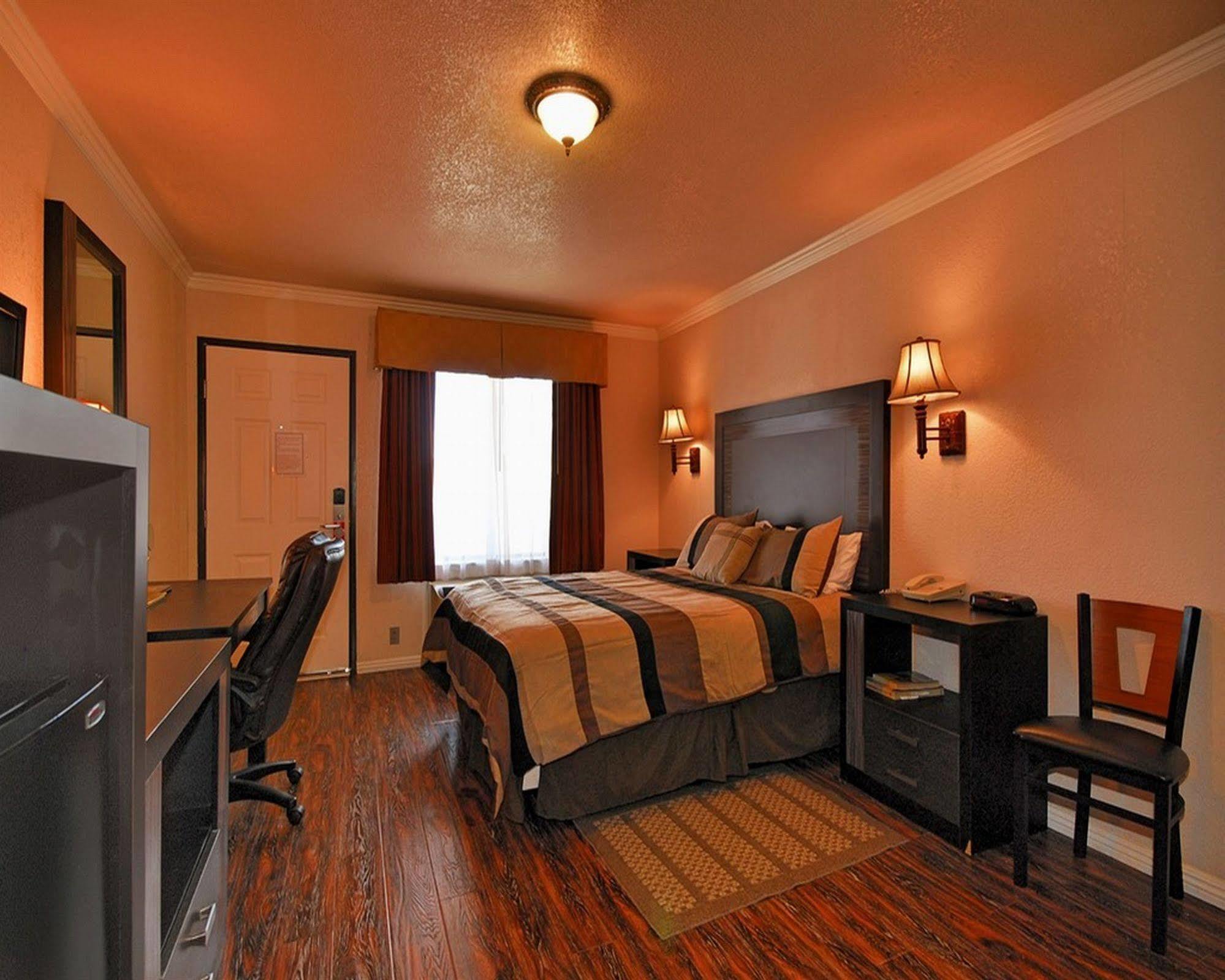 Santa Clarita Motel - Near Six Flags Magic Mountain - Valencia Exteriér fotografie